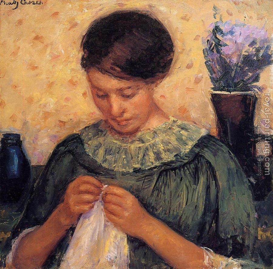Mary Cassatt : Woman Sewing